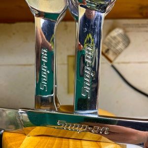 Snap on kitchen steak knives